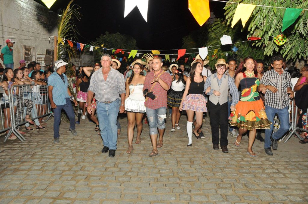 19142906_1899332093673314_6743447838571350025_o-1024x680 OPIPOCO mostra como foi a Segunda noite do festival de quadrilhas em Monteiro. Confira Imagens