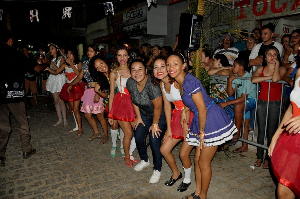 19143792_1898621533744370_7033040808389273343_o-1024x680 OPIPOCO mostra como foi a primeira noite do festival de quadrilhas em Monteiro. Confira Imagens