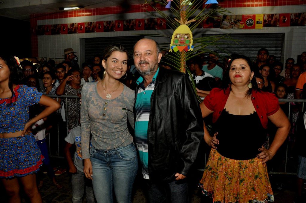 19143864_1898617757078081_2198901497414444999_o-1024x680 OPIPOCO mostra como foi a primeira noite do festival de quadrilhas em Monteiro. Confira Imagens