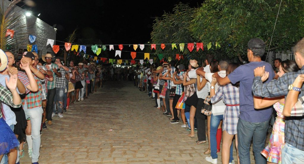19144152_1899325723673951_7957048826676829055_o-1024x554 OPIPOCO mostra como foi a Segunda noite do festival de quadrilhas em Monteiro. Confira Imagens
