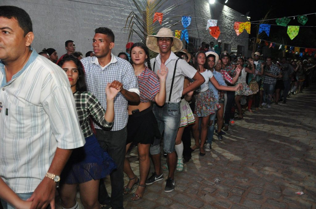 19221429_1899329500340240_840186556991098557_o-1024x680 OPIPOCO mostra como foi a Segunda noite do festival de quadrilhas em Monteiro. Confira Imagens