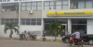 2a837c2d-d598-402c-bd6f-432066bb5c2d-300x154 MAU ATENDIMENTO: Banco do Brasil é alvo de críticas em Monteiro