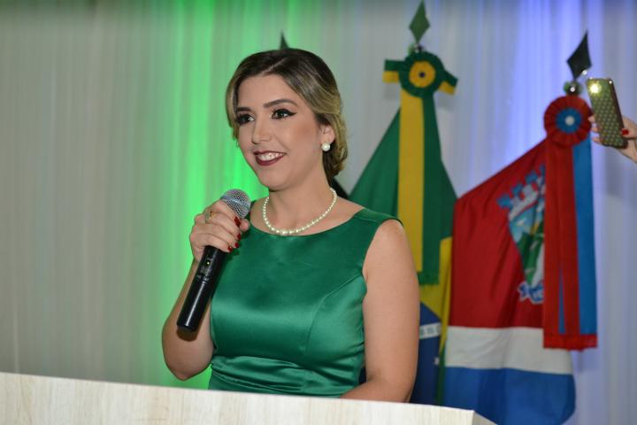 Anna-Lorena Anna Lorena comemora e agradece a Câmara aprovação de lei para compra da vacina