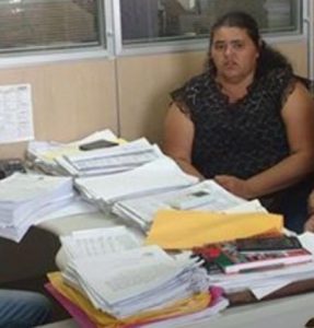 vereadora-445x465-287x300 Vereadora acusa prefeito de Prata de dar golpe ao suspender concurso e não devolver taxas