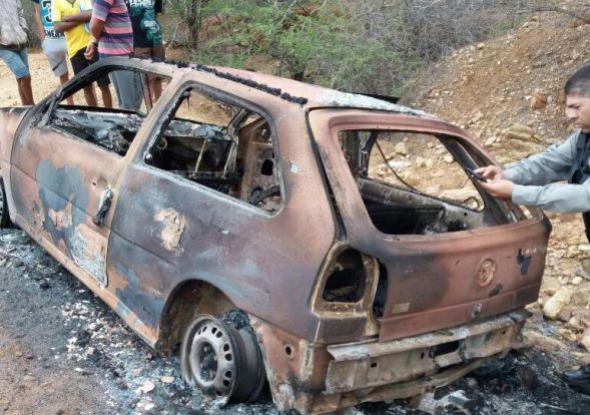 12072017130757 Polícia encontra corpo carbonizado dentro de carro queimado no Cariri