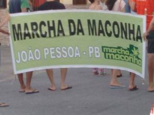 17719736280003622710000-300x225 Marcha da Maconha' reúne manifestantes no Centro de João Pessoa