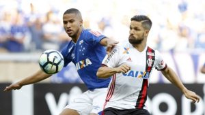 flamengo-1-300x169 Flamengo sai na frente, mas cede empate em 1 a 1 com o Cruzeiro no Brasileiro