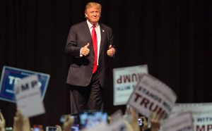 trump-300x186 Metade dos republicanos apoia adiar eleição de 2020 nos EUA, diz pesquisa