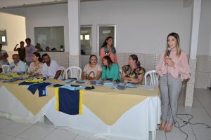 DSC_0363-300x200 Escolas Municipais de Monteiro recebem kit de fardamento das mãos da prefeita Lorena