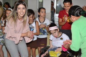 DSC_0371-300x200 Escolas Municipais de Monteiro recebem kit de fardamento das mãos da prefeita Lorena