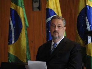 palocci_0-556x417-300x225 Ex-ministro incrimina Lula em depoimento