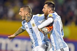 Lionel-Messi-faz-três-gols-e-coloca-a-Argentina-na-Copa-do-Mundo-300x200 Lionel Messi faz três gols e coloca a Argentina na Copa do Mundo