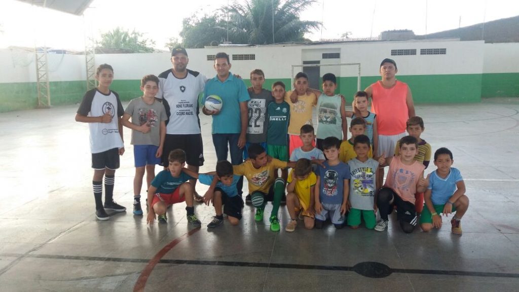 amaparo-pb-1024x576 Vereador Valdo Cacheado doa bolas de Futebol e Futsal aos jovens Amparenses.