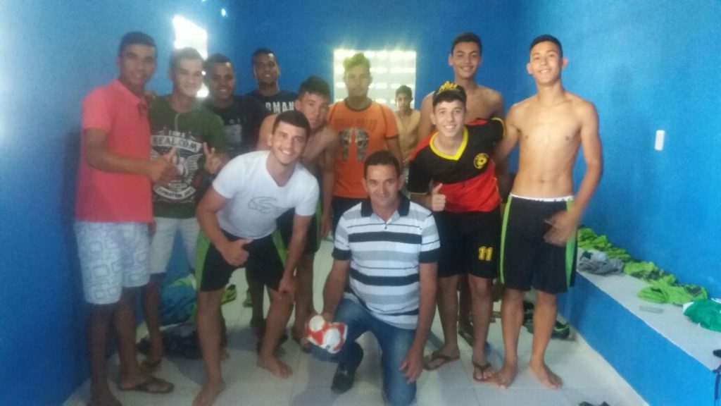 amaparo-pb-2-1024x576 Vereador Valdo Cacheado doa bolas de Futebol e Futsal aos jovens Amparenses.