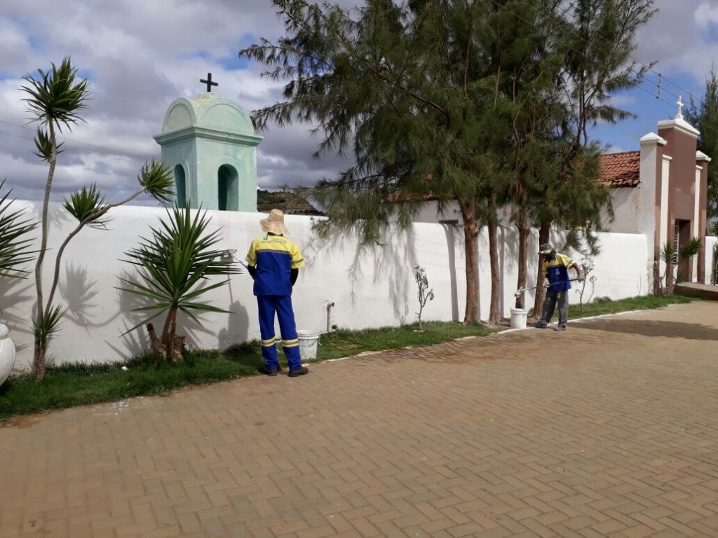 cemiterio_mnt_limpeza-1024x768 Prefeitura de Monteiro realiza serviços de manutenção em Cemitério Municipal