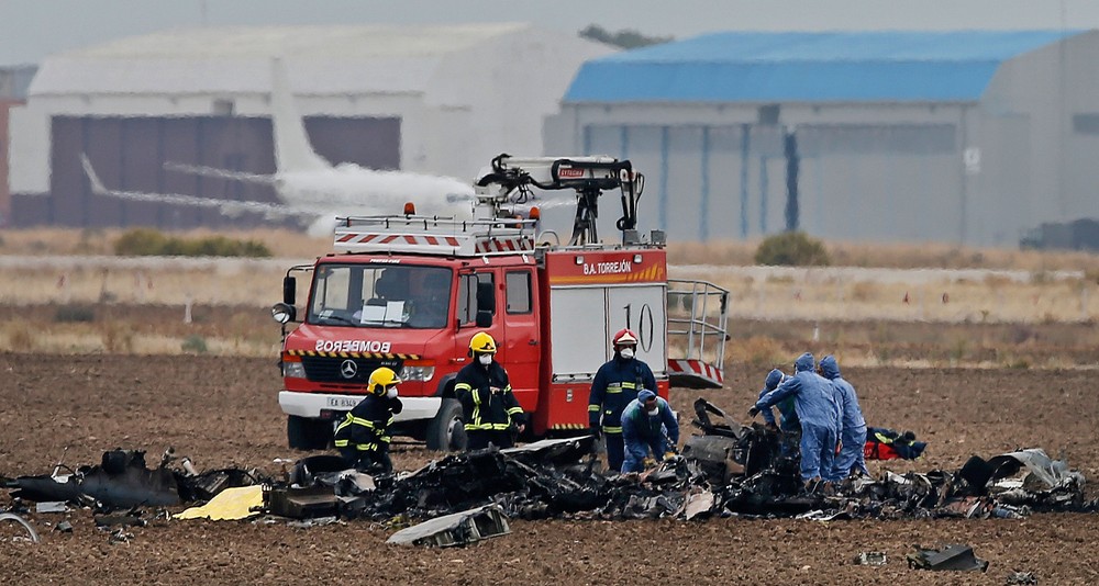 spain-miltary-jet-cra-fran Avião militar cai perto de Madri e piloto morre
