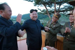 2017-05-15t085313z_608528510_rc11a8c59c40_rtrmadp_3_northkorea-politics-e1494855222100-300x200 Coreia do Norte faz grande festa por lançamento de míssil