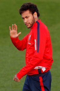 xsoccer-france-psg-cae_preview.jpg.pagespeed.ic_.9_ZRkWNJdX-200x300 Dirigente do PSG alfineta o Barça ao falar sobre a polêmica transferência de Neymar