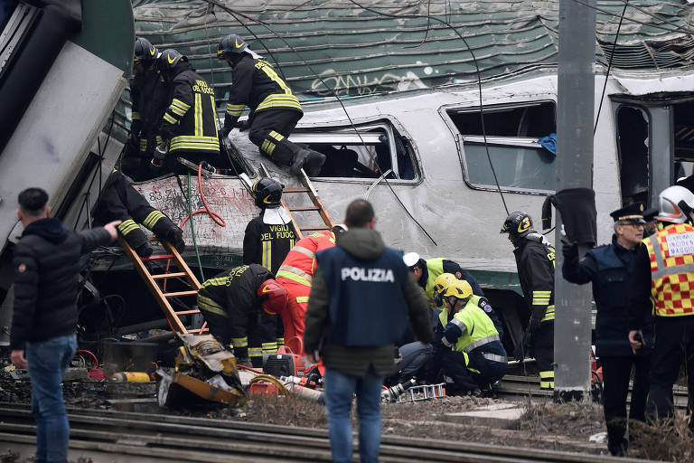 15168755985a69af4e17f0f_1516875598_3x2_md Trem descarrila no norte da Itália e deixa ao menos três mortos