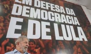 26993799_1572684319467229_291213703681372278_n-300x178 Presidência: PT lança pré-candidatura de Lula