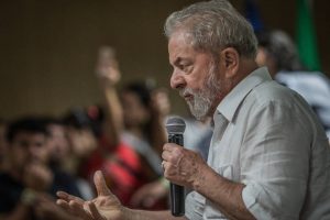 LULA-TRIPEX-300x200 Defesa de Lula reitera pedido de novo interrogatório no caso do tríplex