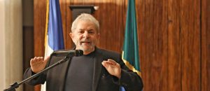 Lula-Ricardo-Stuckert-Instituto-Lula-2-696x301-300x130 Juiz do DF manda apreender passaporte do ex-presidente Lula
