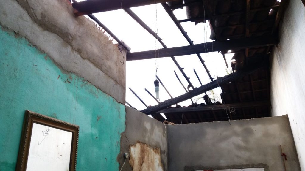 c0c9fb40-de80-4580-8f64-e49546d4c1d9-1024x576 Casa pega fogo durante a madrugada em Monteiro