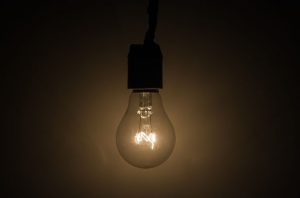 Lampadas-incandescentes6-696x459-300x198 Conta de luz pode ficar mais barata para quem usa menos energia
