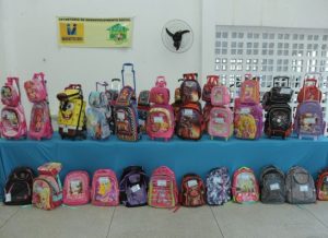 timthumb-26-300x218 Prefeitura de Monteiro realiza Campanha Volta às Aulas Solidária e entrega mochilas