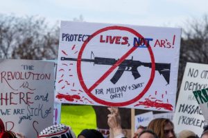 Marcha-contra-armas-nos-EUA-tem-lágrimas-silêncio-e-apelo-ao-voto-juvenil-300x200 Marcha contra armas nos EUA tem lágrimas, silêncio e apelo ao voto juvenil