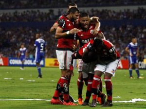 Vinícius-Jr.-brilha-e-Flamengo-vence-o-Emelec-300x224 Vinícius Jr. brilha, e Flamengo vence o Emelec