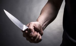 home-armado-com-faca-300x180 Homem é preso após ameaçar vizinho com uma faca na cidade de Monteiro