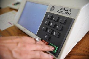 urna-eletronica-300x200 Ibope: 44% dos eleitores se dizem pessimistas com eleição