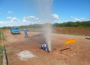 vazamento-da-cagepa-300x218 Vazamento na adutora do Congo deixa cinco cidades do Cariri sem água