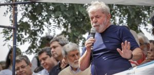 LULA-PRESO-300x146 Lula diz que não perdoa Moro, mas que vai cumprir mandado de prisão