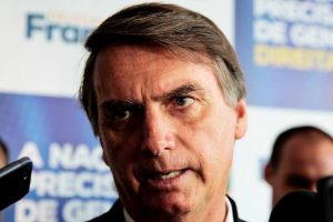 bolsonaro-ctba-6-1-300x200 Bolsonaro critica PGR por denúncia de racismo em entrevista