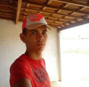 kleiton-1-400x392-300x294 Colisão entre moto e animal deixa jovem morto na cidade de Monteiro