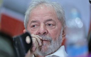 lula-2-300x188 TRF4 nega pedido de anulação da condenação de Lula