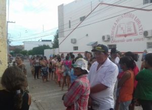 timthumb-19-300x218 Clube de Mães de Monteiro distribui ovos de páscoa e peixe para famílias carentes