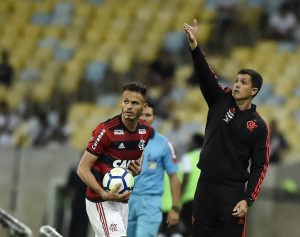 34-300x237 Flamengo suspende o contrato de Guerrero pela segunda vez