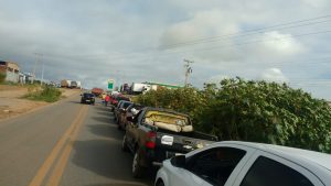 IMG-20180530-WA0075-300x169 Motoristas enfrentam filas para abastecer em postos de gasolina em Monteiro