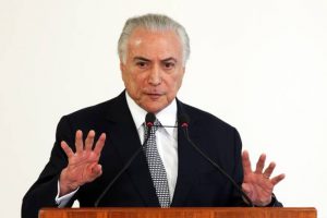 brasil-politica-temer-20180517-0003-copy-300x200 Mesmo aconselhado, Temer nega divulgar declaração de imposto de renda