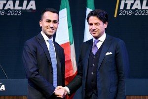 000-1578xd-300x200 Novo governo da Itália vai rever reforma trabalhista