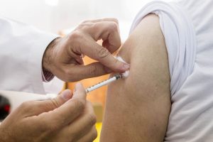 00231158-300x200 Municípios com estoque devem ampliar vacinação contra gripe