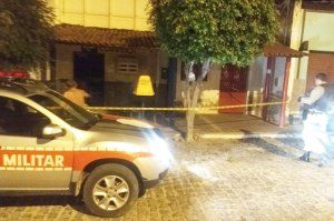 94d68e29d16be5676f-300x199 Agência dos Correios é explodida na cidade de Santana de Mangueira