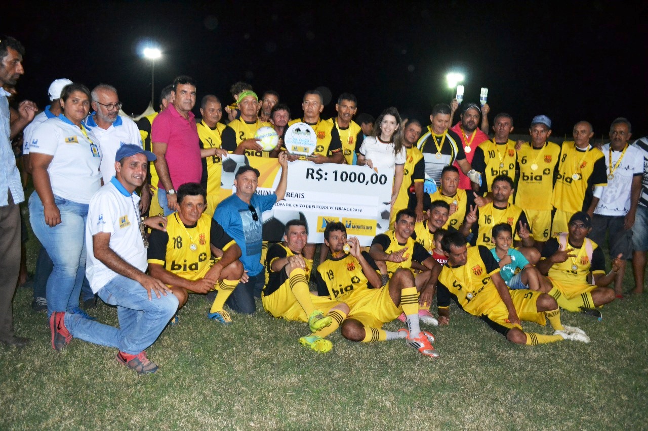 Futebol-Veteranos-Monteiro-20187 Prefeita Anna Lorena entrega premiação da 1ª Copa Dr. Chico de futebol para veteranos
