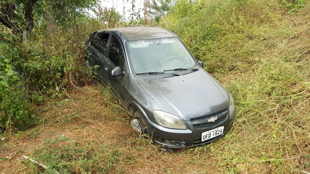 20180728_074631 Motorista perde controle da direção e veículo capota em Monteiro