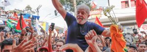 lula-livre-300x107 Lula venceria no 1º turno se eleições fossem hoje, diz pesquisa CUT/Vox Populi