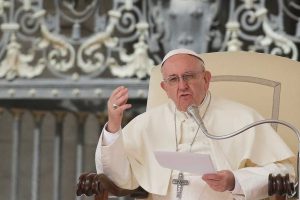 papa_francisco-300x200 Papa Francisco faz novo apelo contra mortes no Mediterrâneo