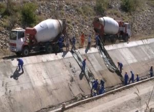 timthumb-22-300x218 TRANSPOSIÇÃO: Canal sofre deterioração e população teme rompimento